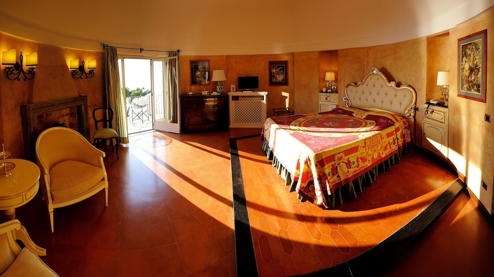 Hotel Porto Pirgos 15/30