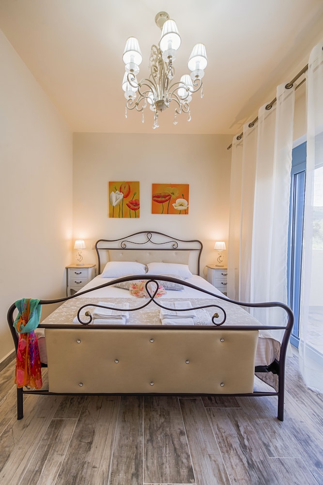 3 BEDROOMS, SUPERIOR, VILLA, POOL VIEW