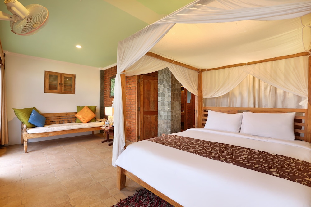 STANDARD, SINGLE, QUEEN BED, GARDEN VIEW
