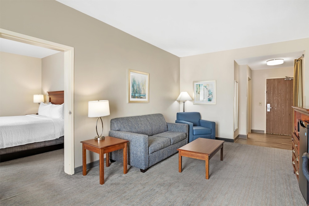 Best Western Plus Executive Hotel Suites 24/50