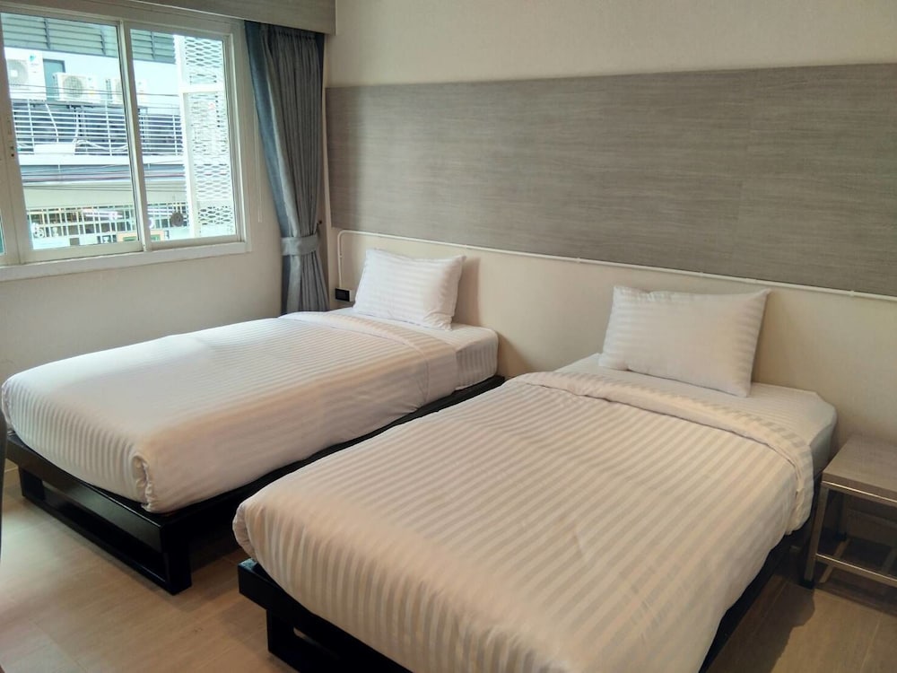 Lazy Sunday Hostel 13/50
