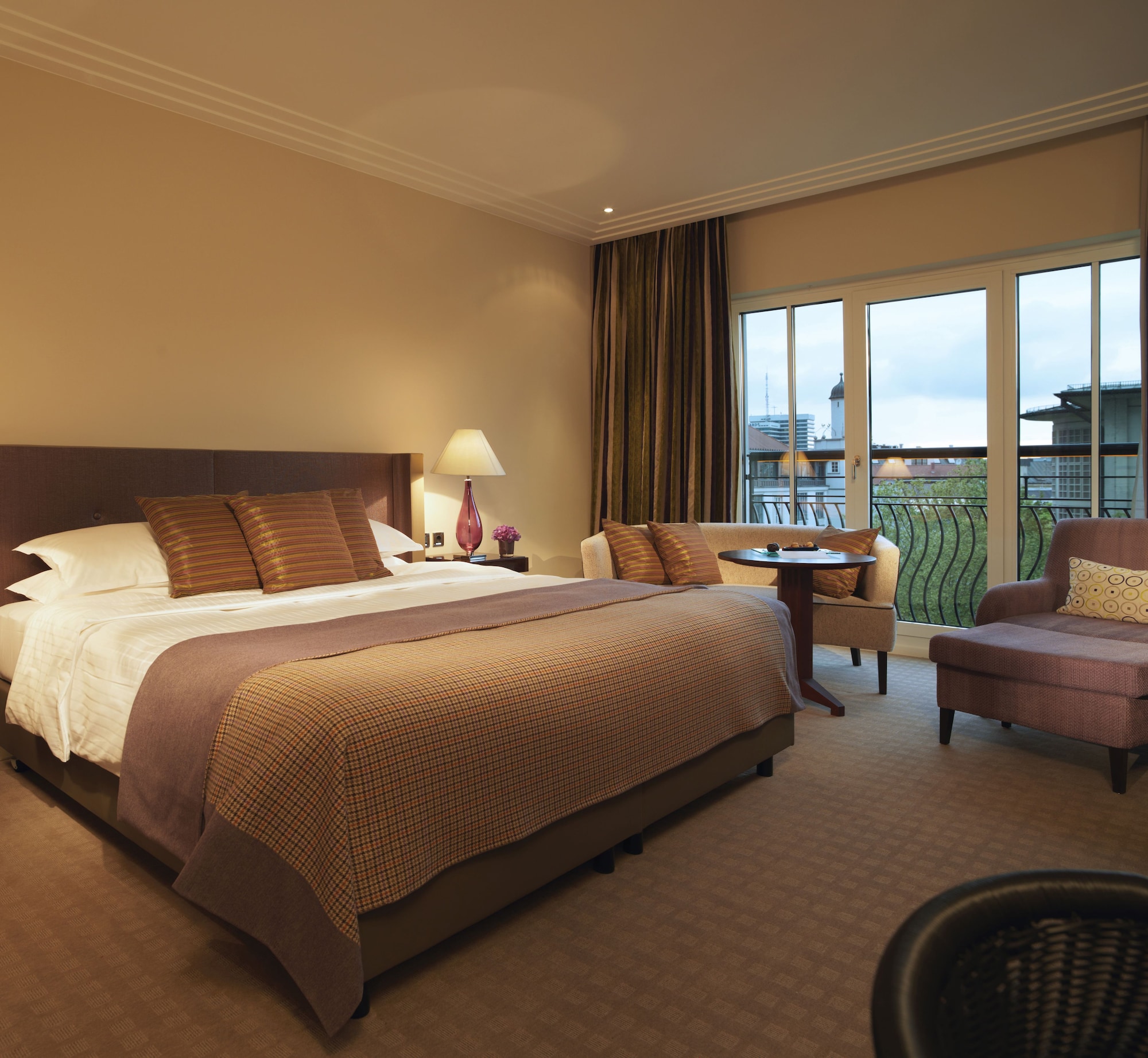 غرفة كلاسيكية بسرير كينج، ROCCO FORTE THE CHARLES HOTEL 4/10