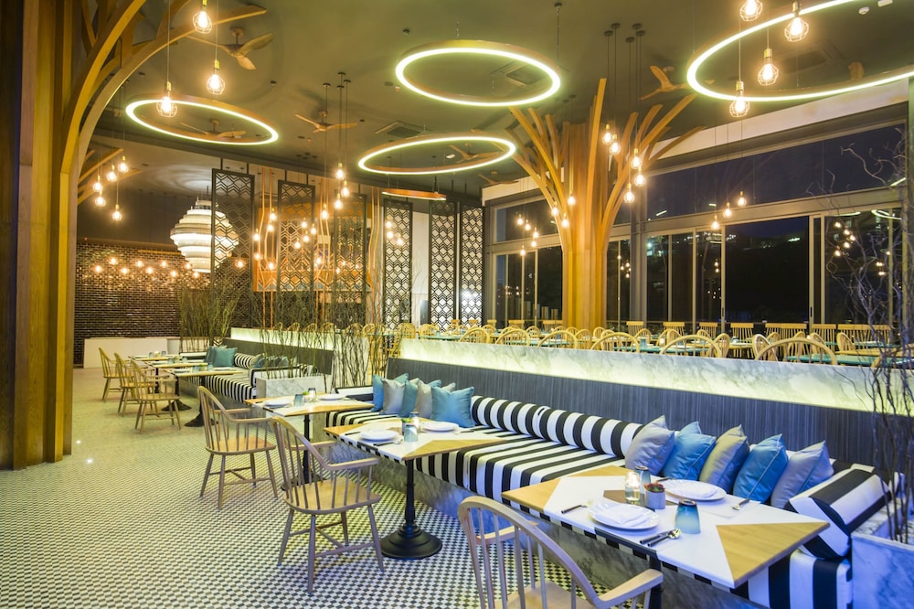 The SIS Kata Resort - Adults Only 32/50