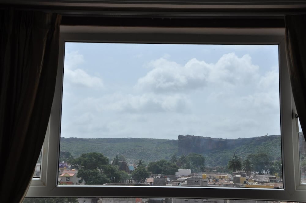 CLARKS INN BADAMI 23/25