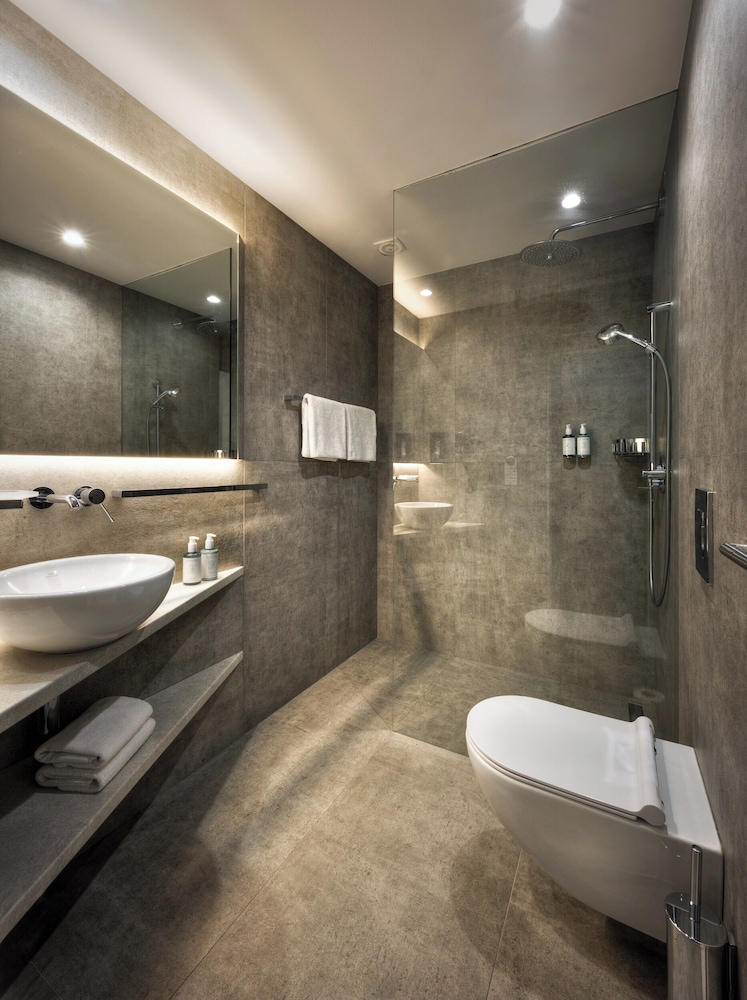Akcent Hotel 65/67