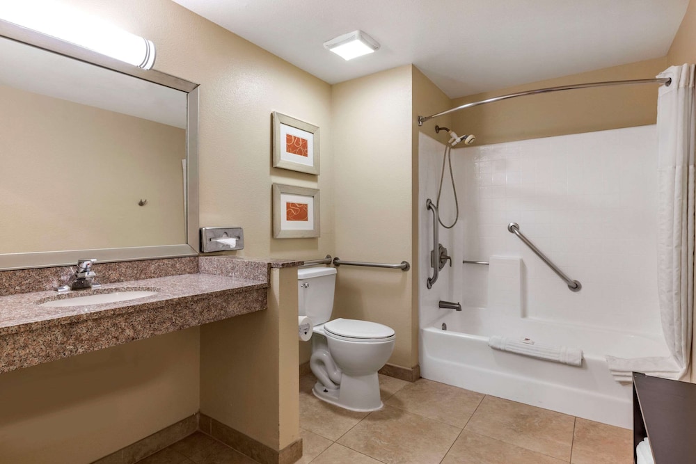Comfort Inn & Suites Huntington Beach 12/43