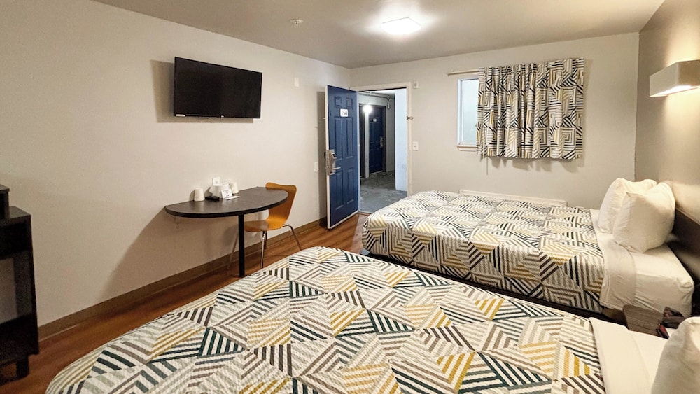Motel6 Greenville, SC 33/60