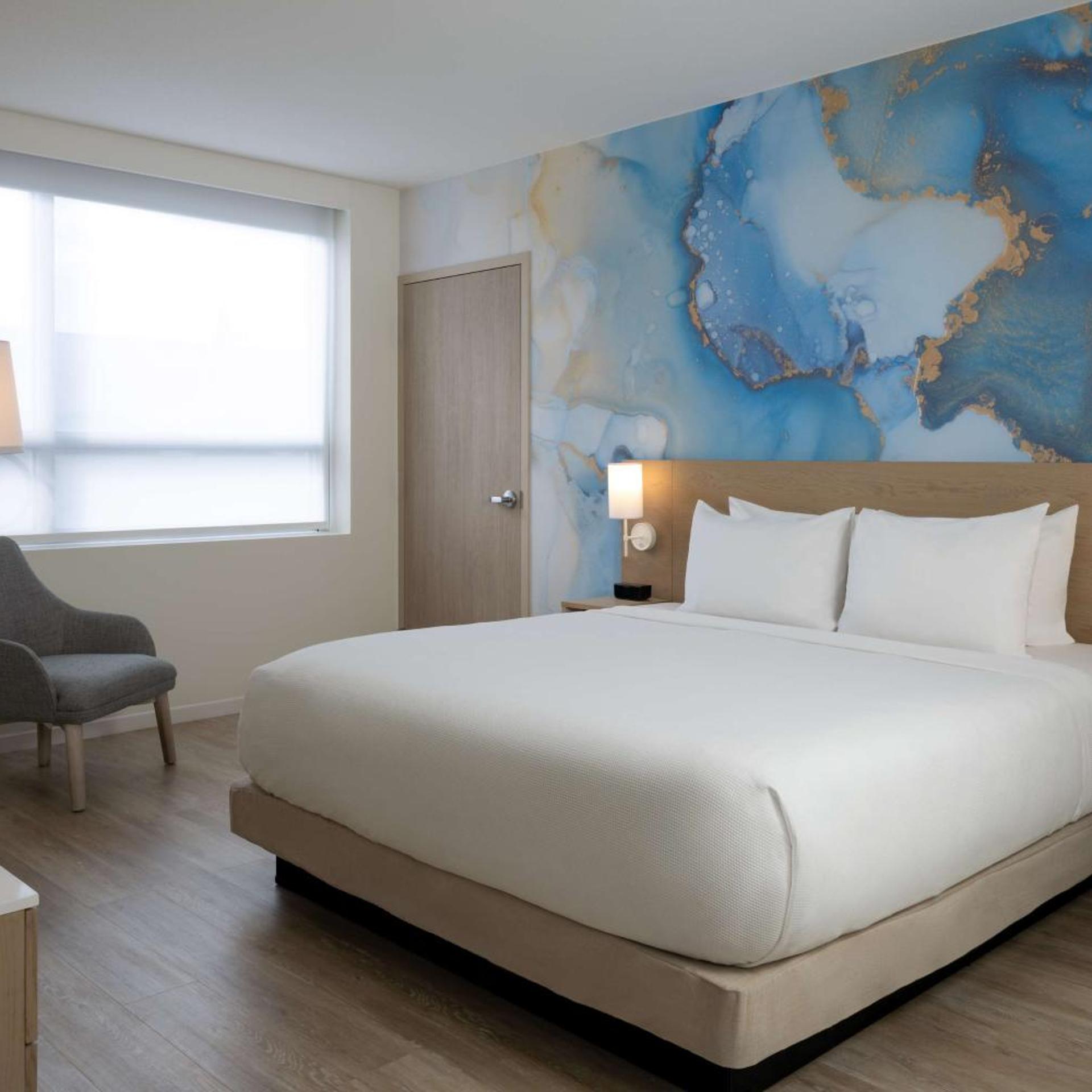 Specialty, King Bed, City View, Sofa