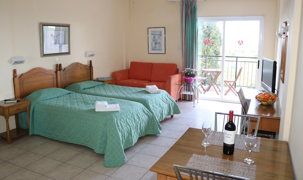 Akamanthea Holiday Village 11/50