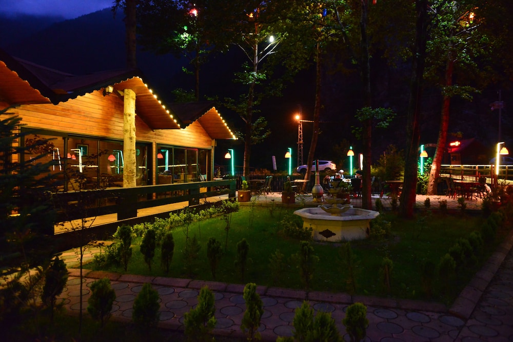 Akyuz Kardesler Hotel & Bungalow 71/74