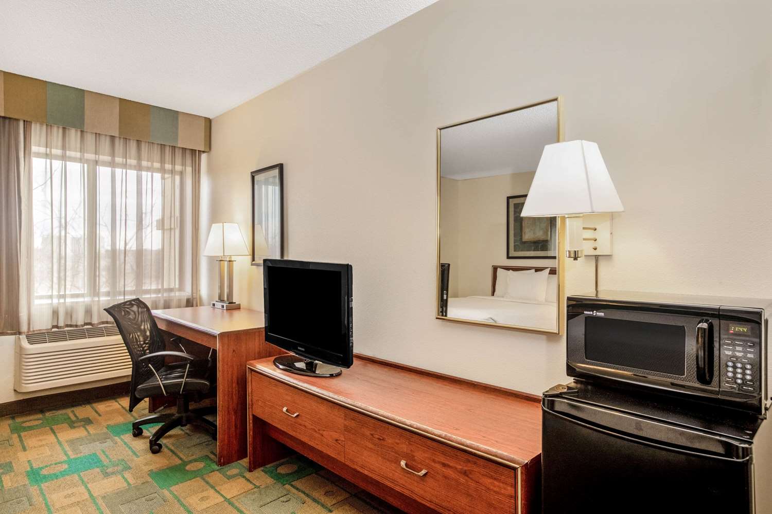 La Quinta Inn & Suites by Wyndham Des Moines West Clive 60/68