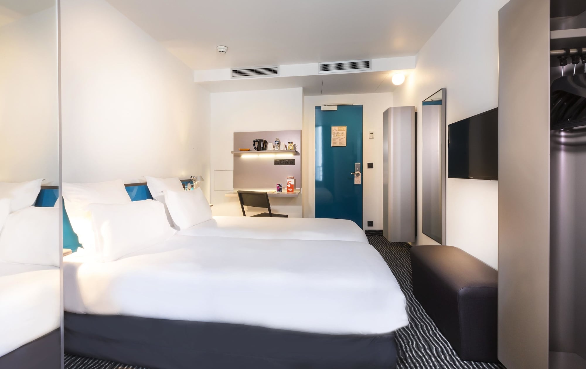 PRIVILEGE, DOUBLE BED