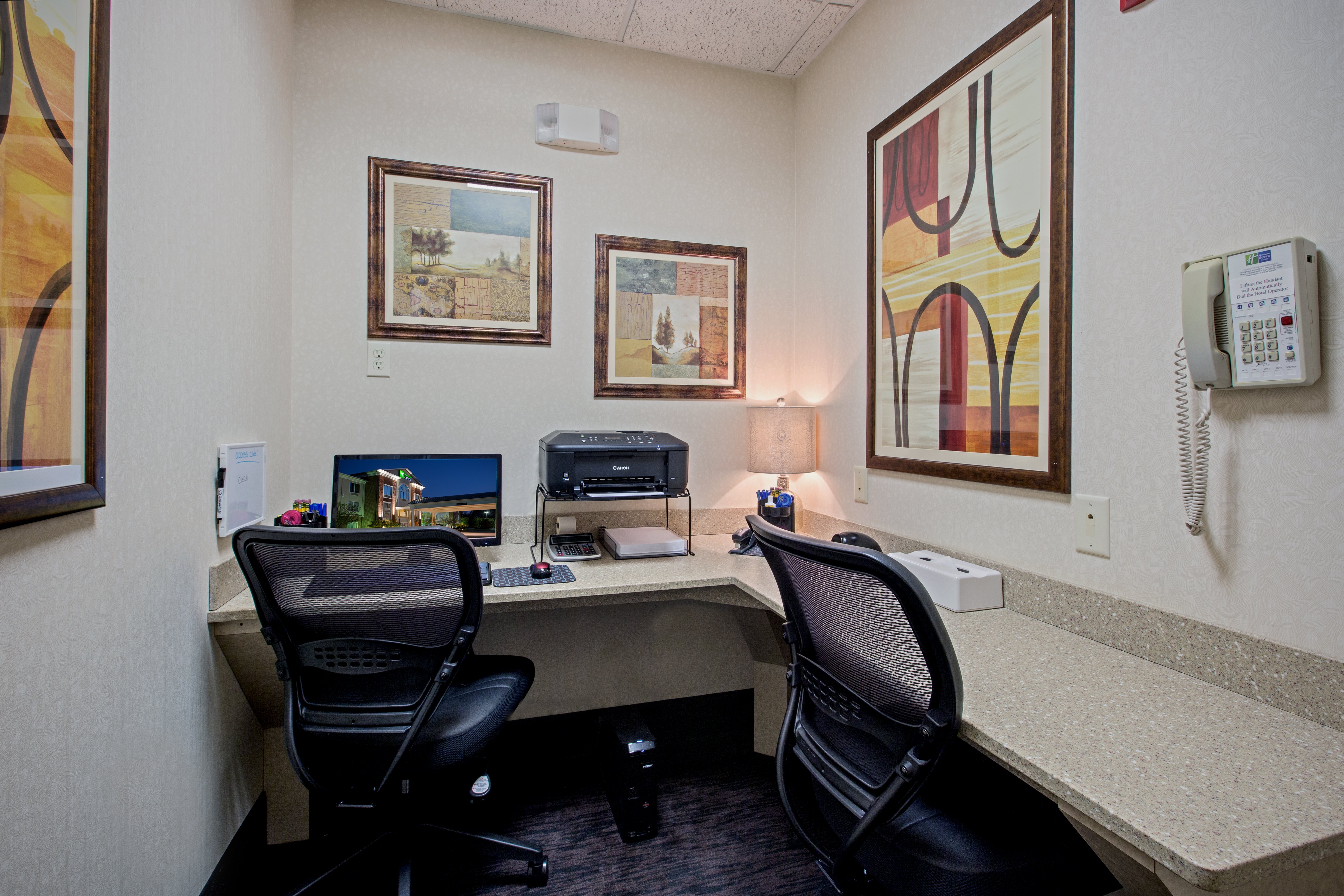 Holiday Inn Express Hotel Suites Youngstown N Warren Niles 68/79