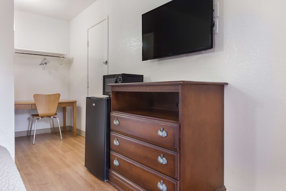 Motel6 Meridian, MS 52/60