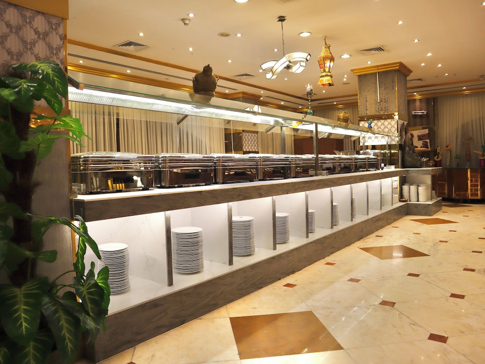 Lobby at Zowar Alalami hotel, MADINAH