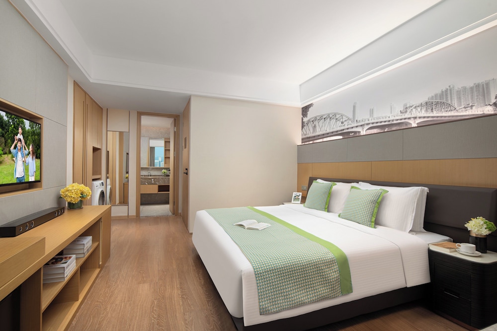 Deluxe, Studio, King Bed, Somerset Bio-Island Guangzhou 2/4