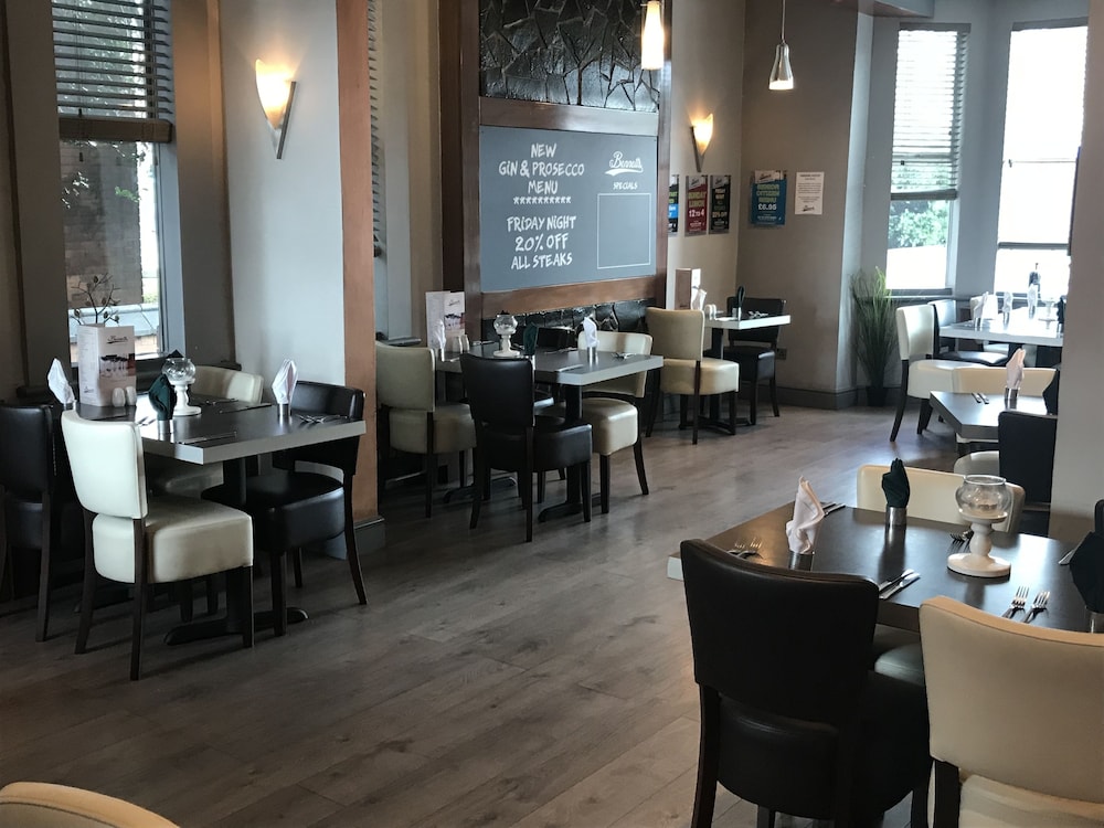 Bennetts Hotel 34/50