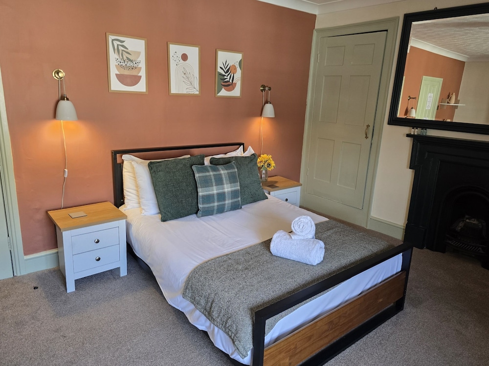 Eyre Court Hotel 13/50