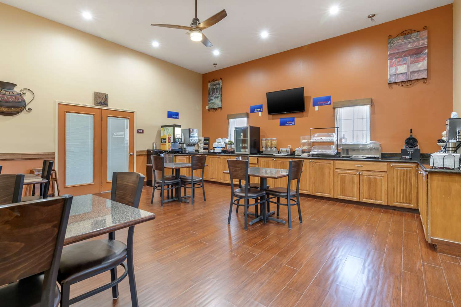 Best Western Windwood Inn & Suites 28/36