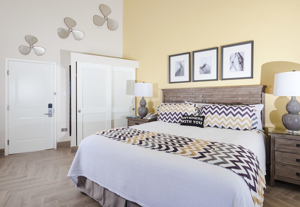 Loft, Courtyard, Deluxe, King and Twin Beds