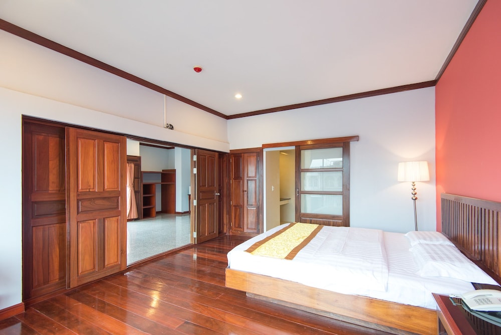 The President Hotel at Chokchai 4 33/57