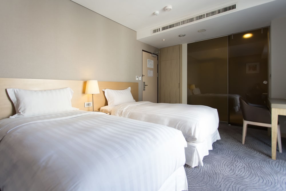 Leesing Hotel 5/35