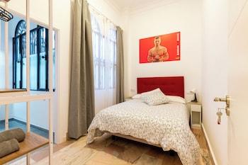 Design, Male Dorm, Double Bed, Courtyard View