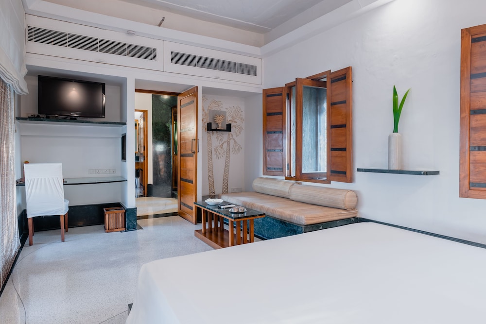 RAAS DEVIGARH(Formerly - DEVI GARH BY LEBUA) 25/70