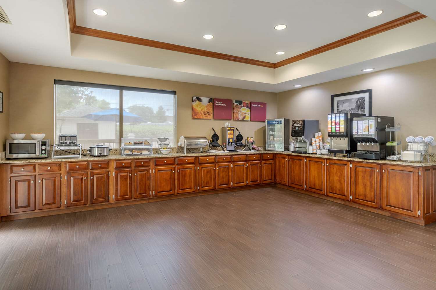 Comfort Suites Johnson City Near University 4/36