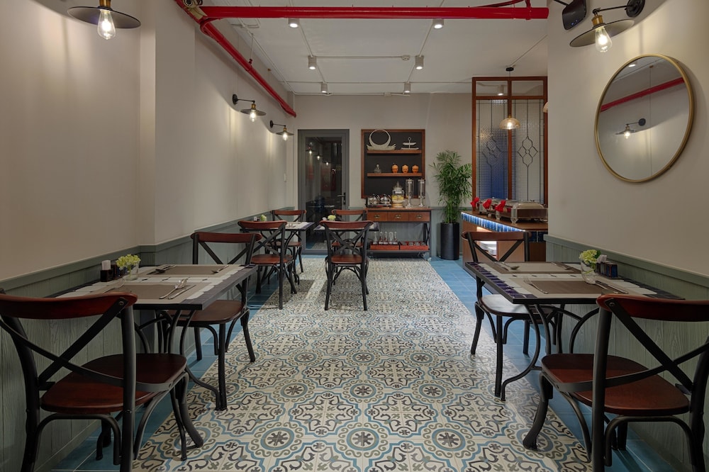 LITTLE SAIGON BOUTIQUE HOTEL 67/70