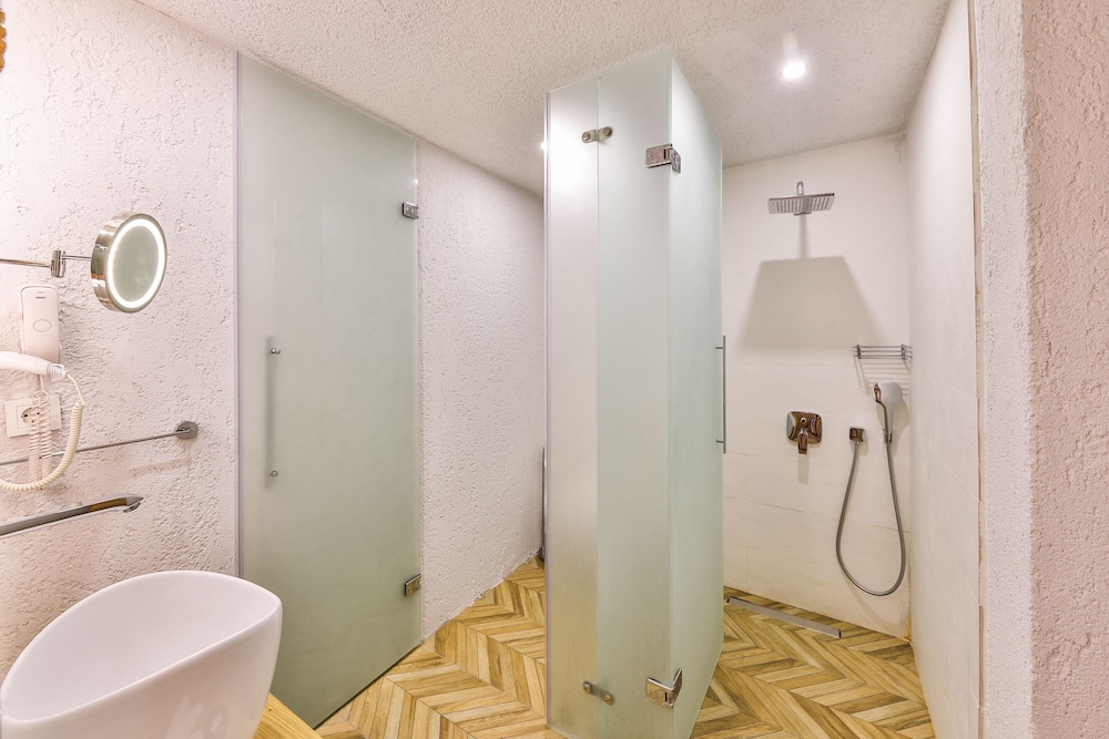 Atalante Hotel 47/50