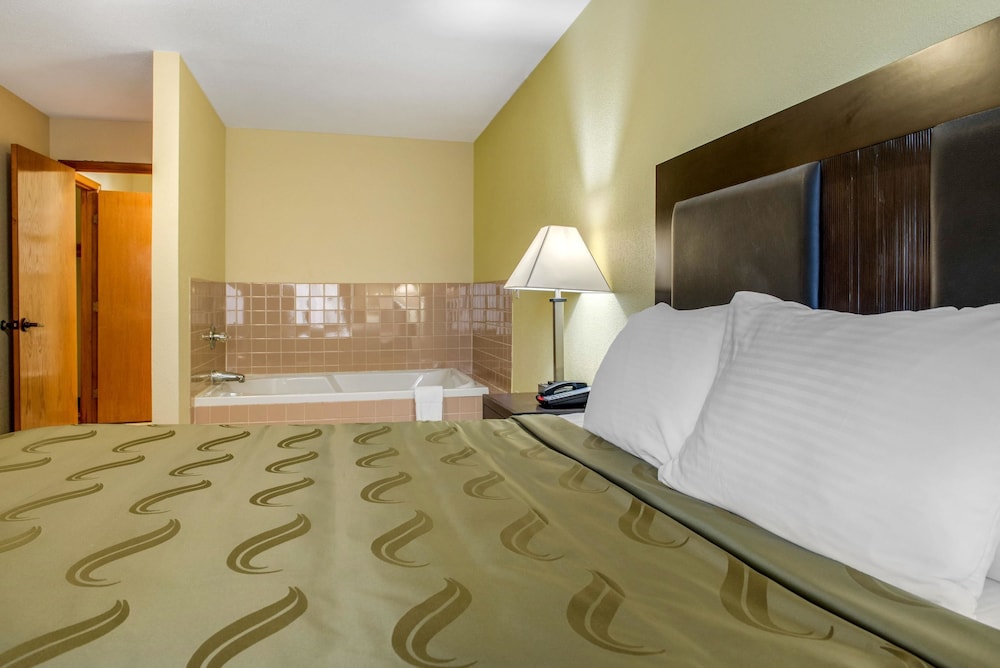 Quality Inn Bloomington Near University 12/39