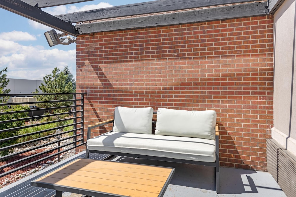 جناح بسرير كينج بشرفة، Best Western Denver East 4/7