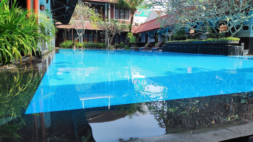 Paku Mas Hotel 38/41