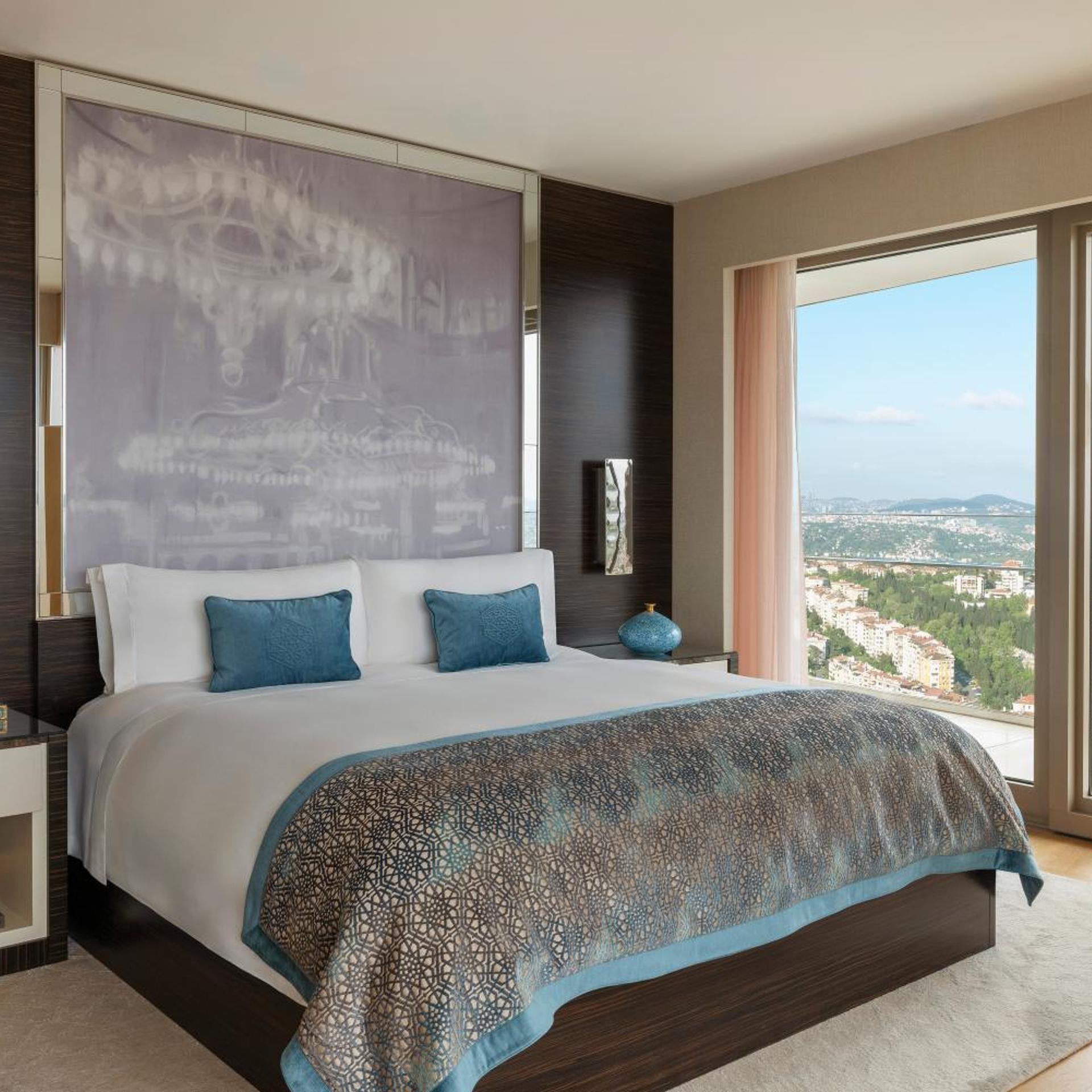 Bosphorus, Suite