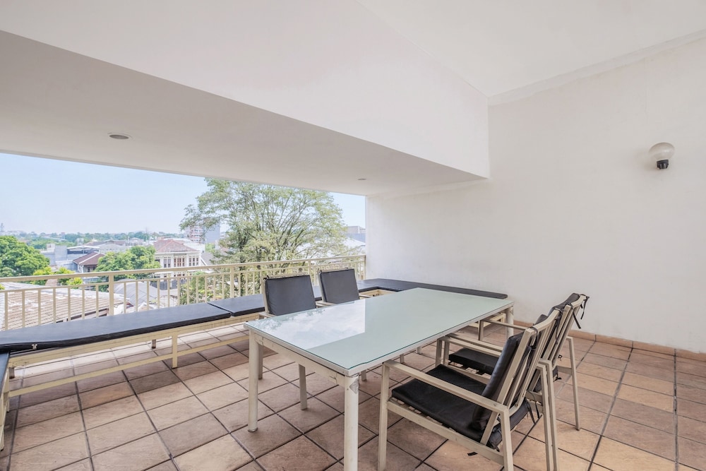 OYO 818 Micasa Residence 27/39