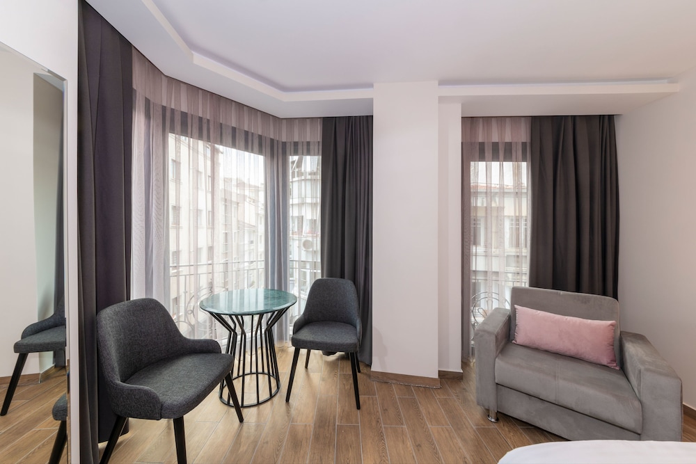 La Wisteria Boutique Hotel 50/66