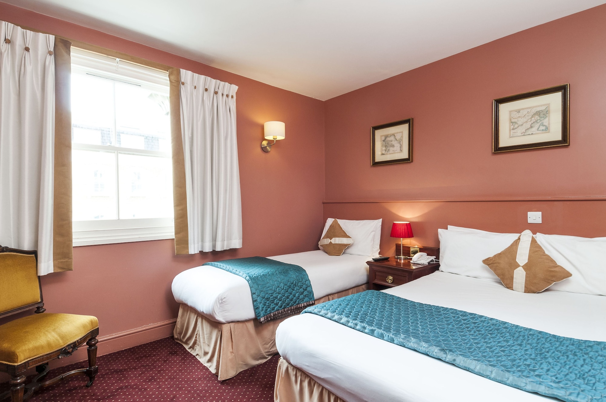 ROOM, TRIPLE, 1 DOUBLE AND 1 SINGLE BED