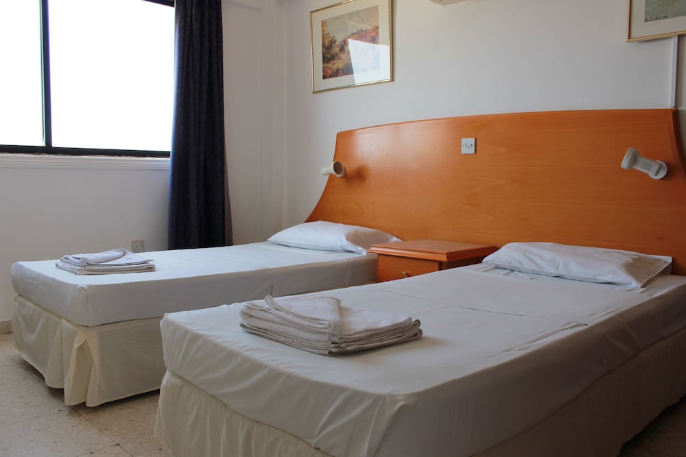 Florea Hotel Apts 11/49