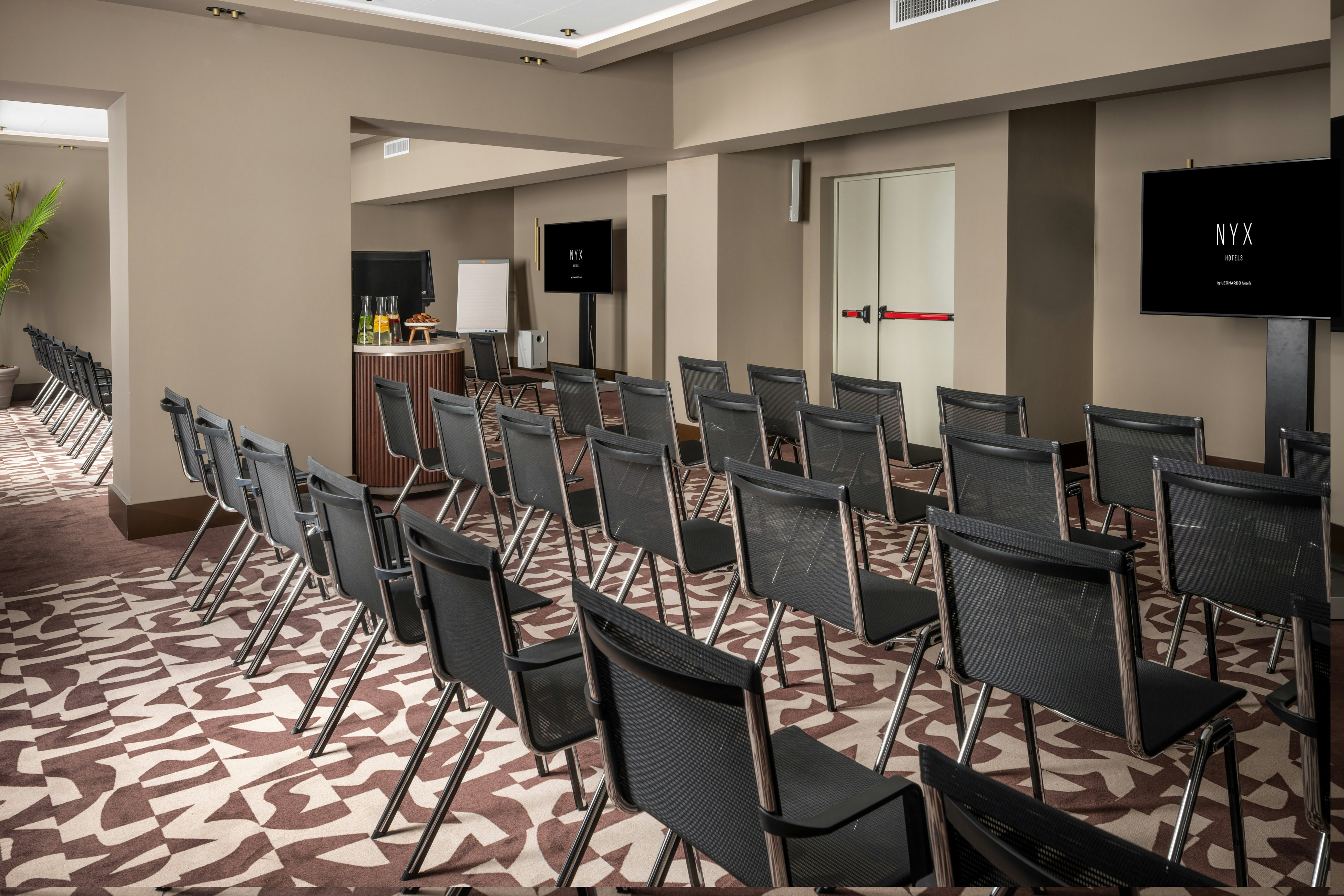 NYX Hotel Rome by Leonardo Hotels 34/42