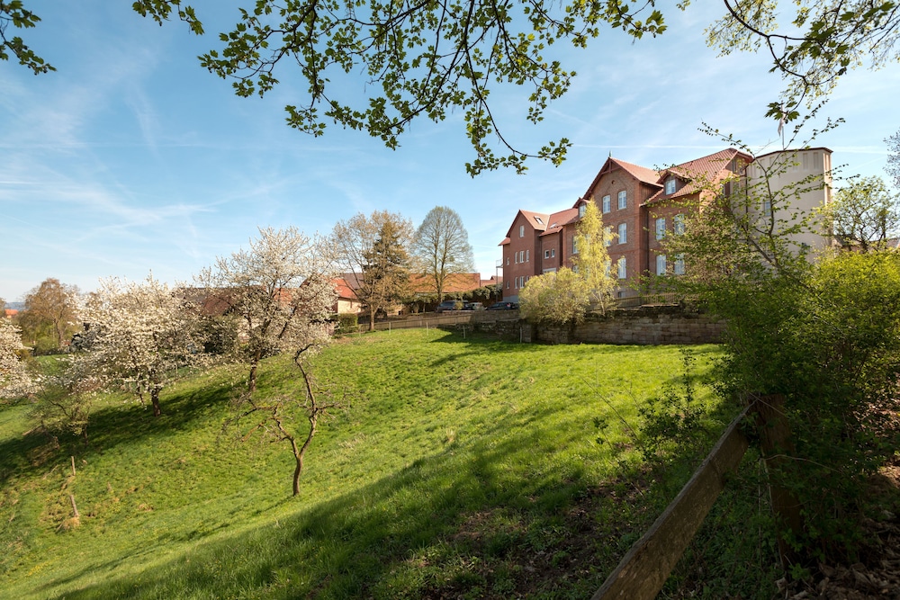 Hotel Brunnenhaus Schloss Landau 42/50