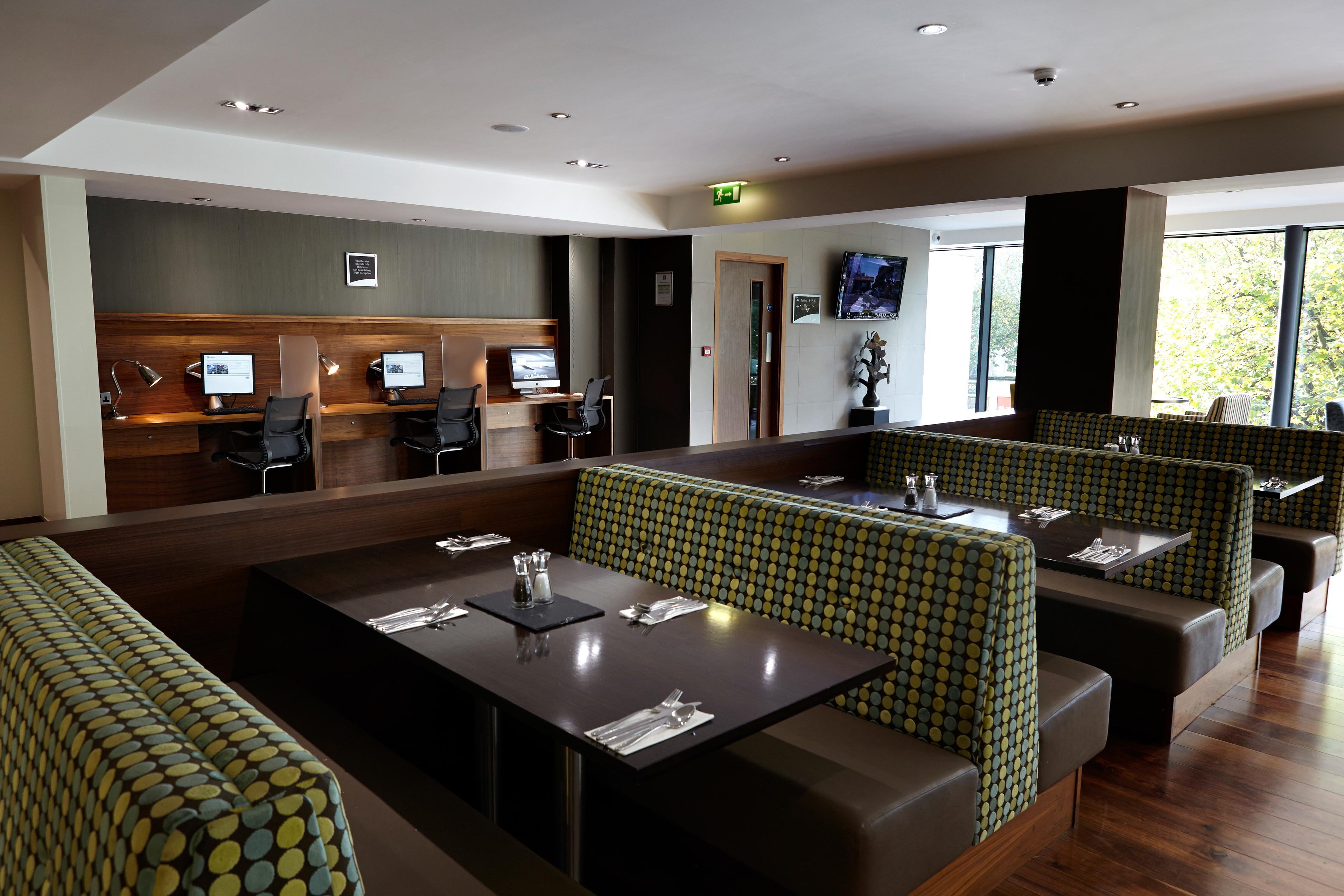 HOLIDAY INN BRISTOL CITY CENTRE 37/55