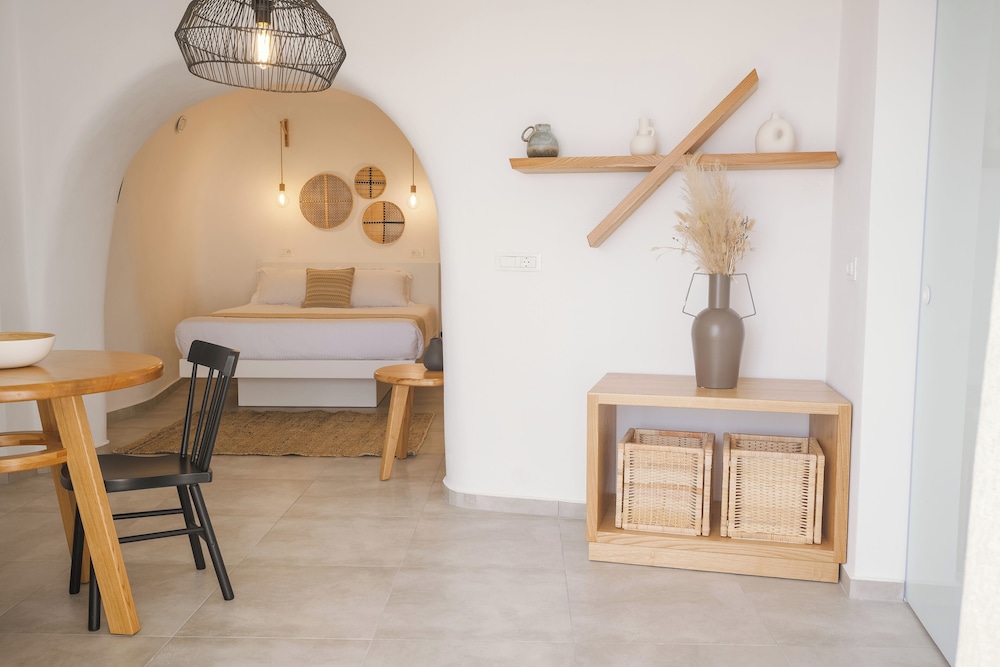 Valery Suites 2/54