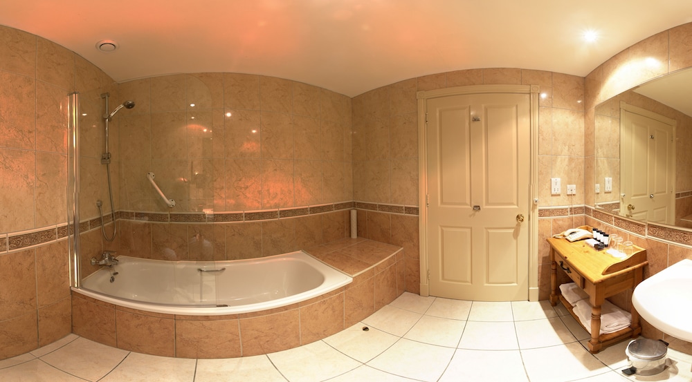 Brook Lodge Boutique Hotel 36/70