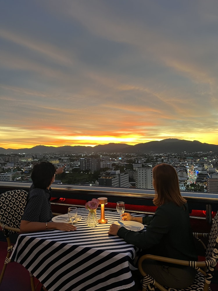 Royal Phuket City Hotel 85/90