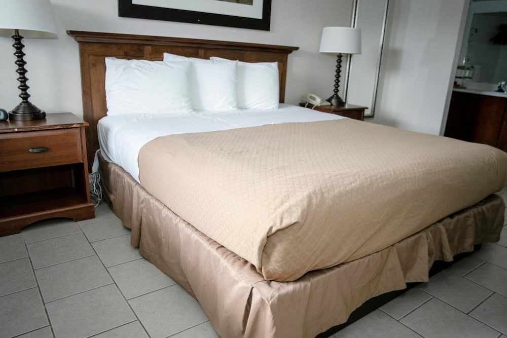 PACIFIC INN 13/23