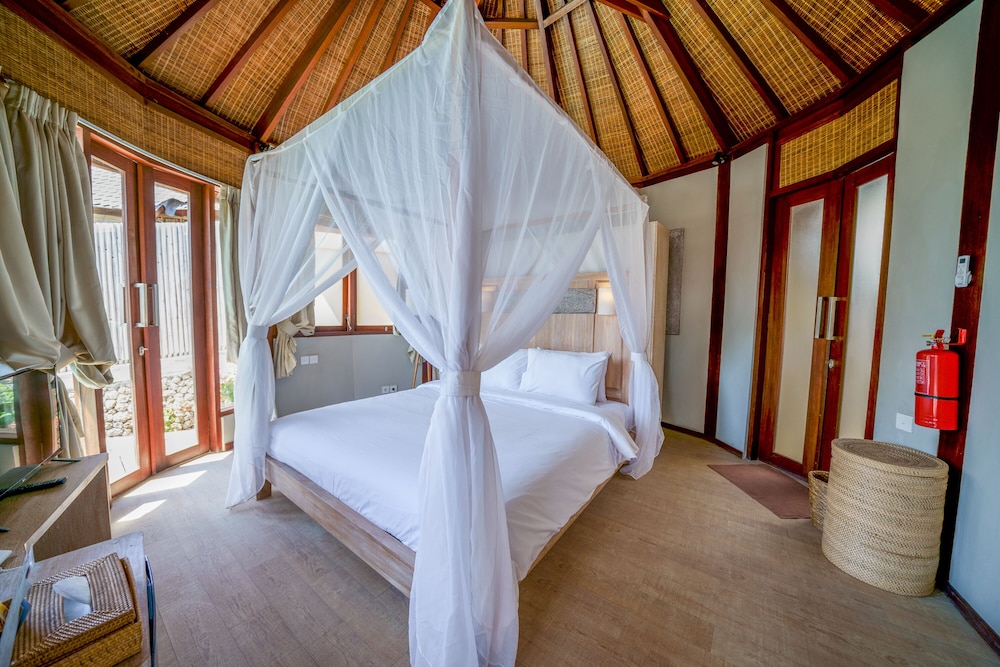 Blue Lagoon Avia Villas 13/50