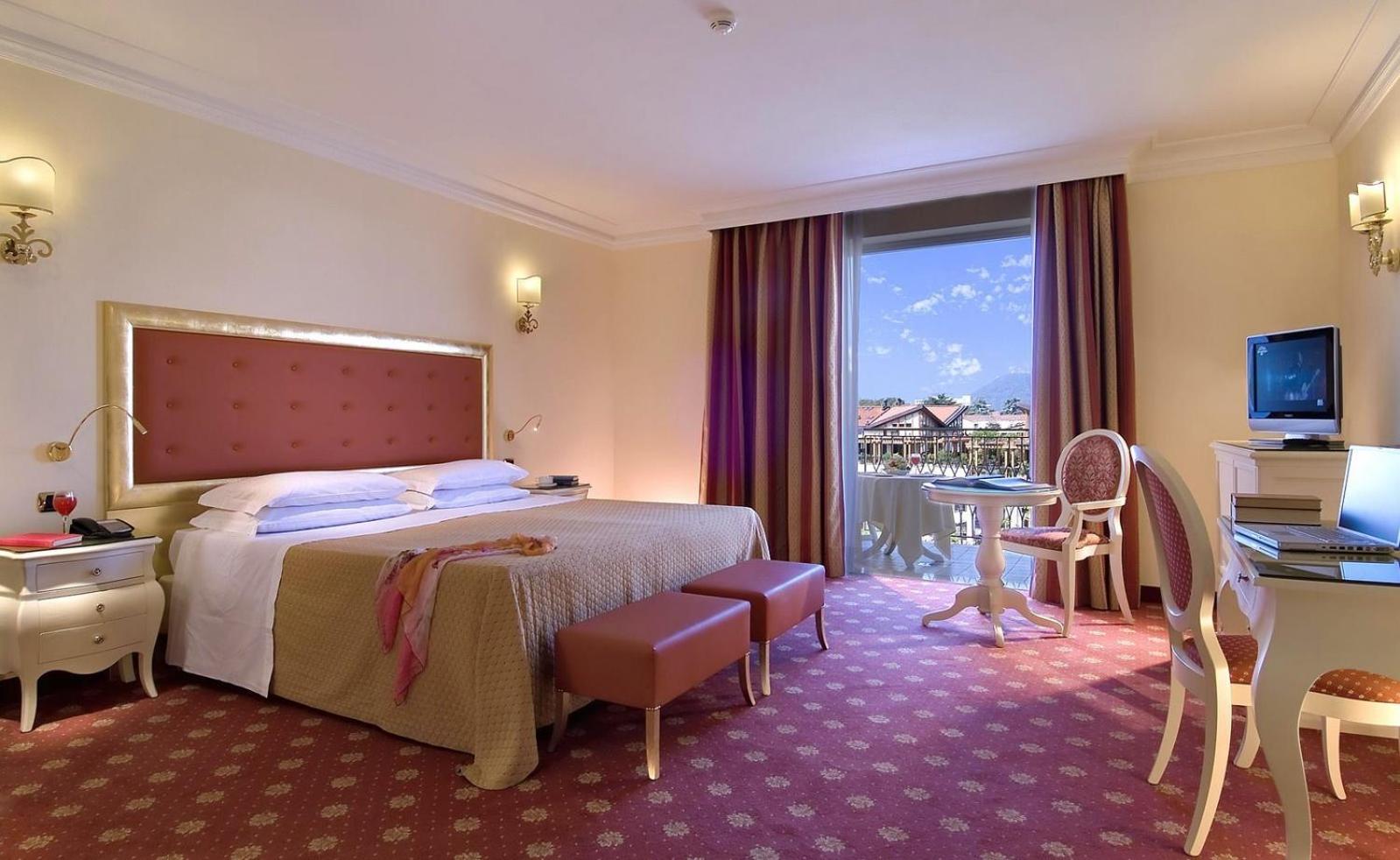 Room, Triple, Balcony