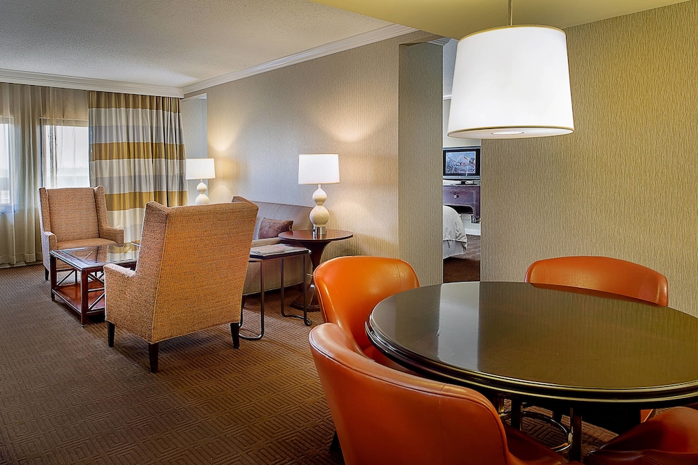 Sheraton Westport Plaza Hotel St. Louis 24/33