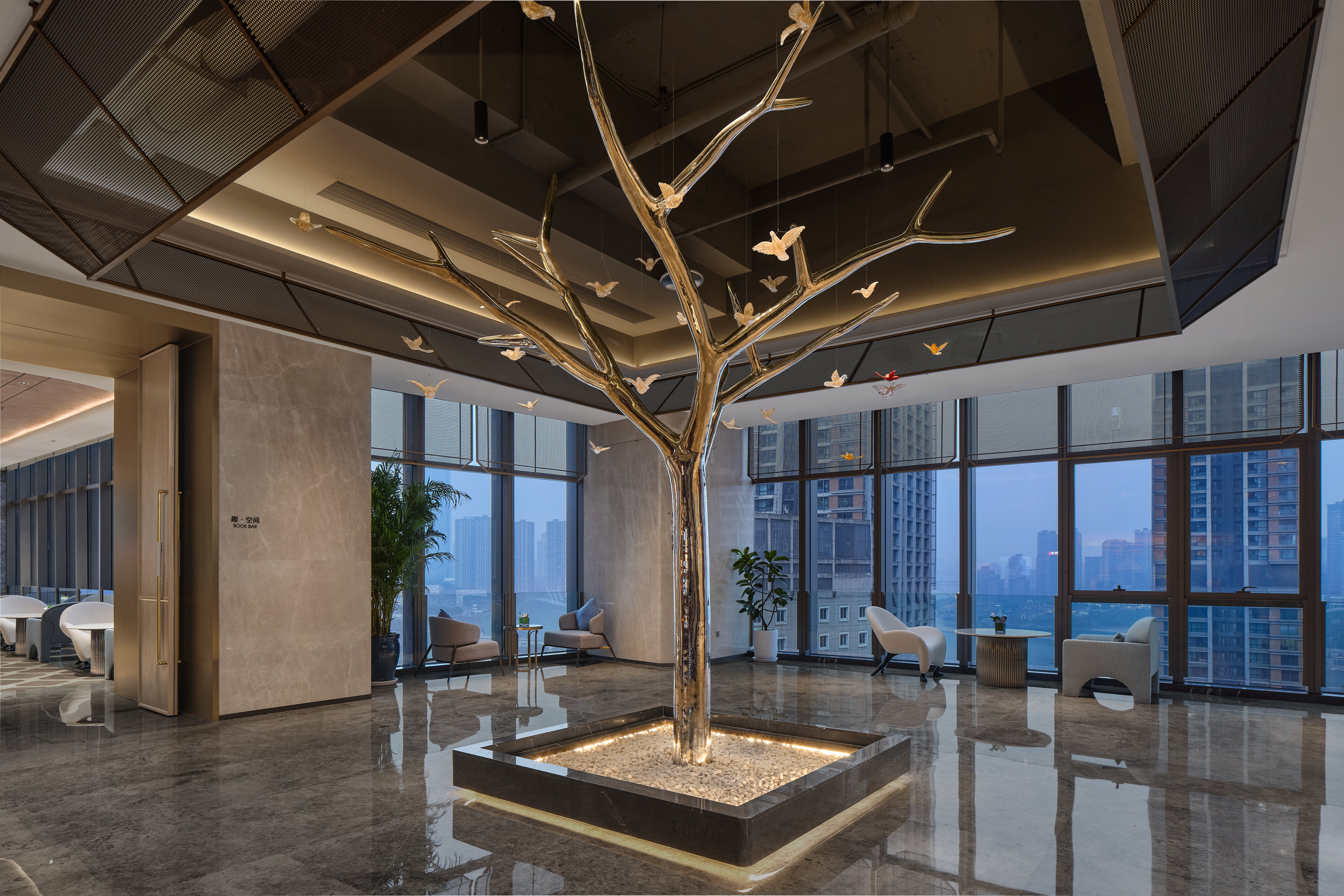 voco Chongqing Chaotianmen an IHG Hotel 32/50
